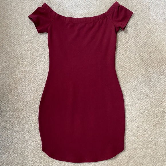 RED OFF THE SHOULDER MINI DRESS - Picture 3 of 4